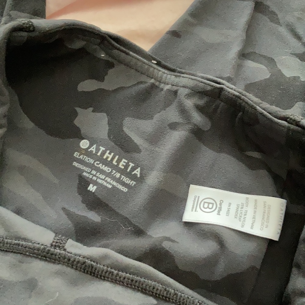 Elation camo M tight EUC - Picture 4 of 5